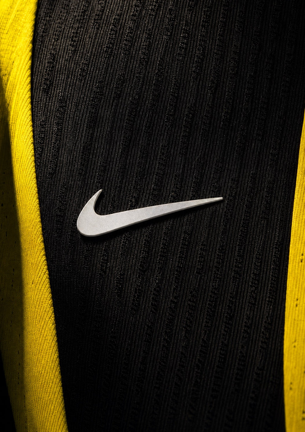 Al Ittihad 2026/27 home jersey Player version Nike Aero-FIT fabric detail