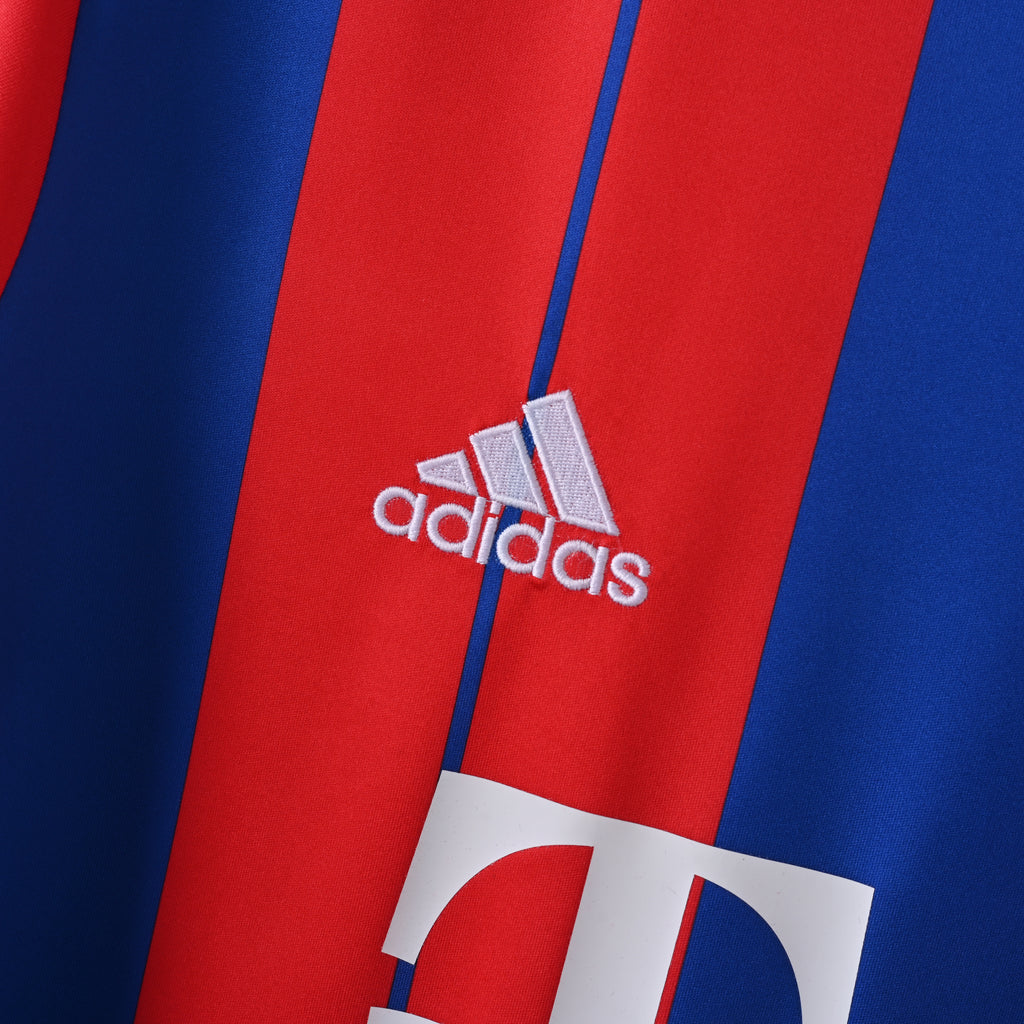 Bayern Munich 2014/15 Home Retro Jersey crest detail