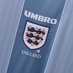 England 1995/96 Away Retro Jersey crest and fabric detail