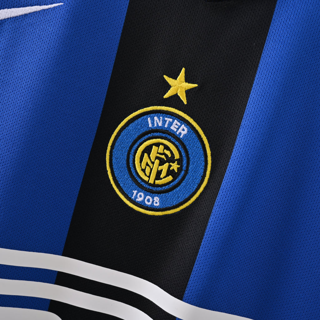 Inter Milan 2004/05 Home Retro Jersey crest detail