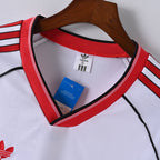 Manchester United 1988–90 Away Retro Jersey collar detail