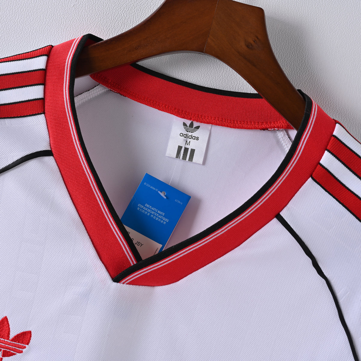 Manchester United 1988–90 Away Retro Jersey collar detail