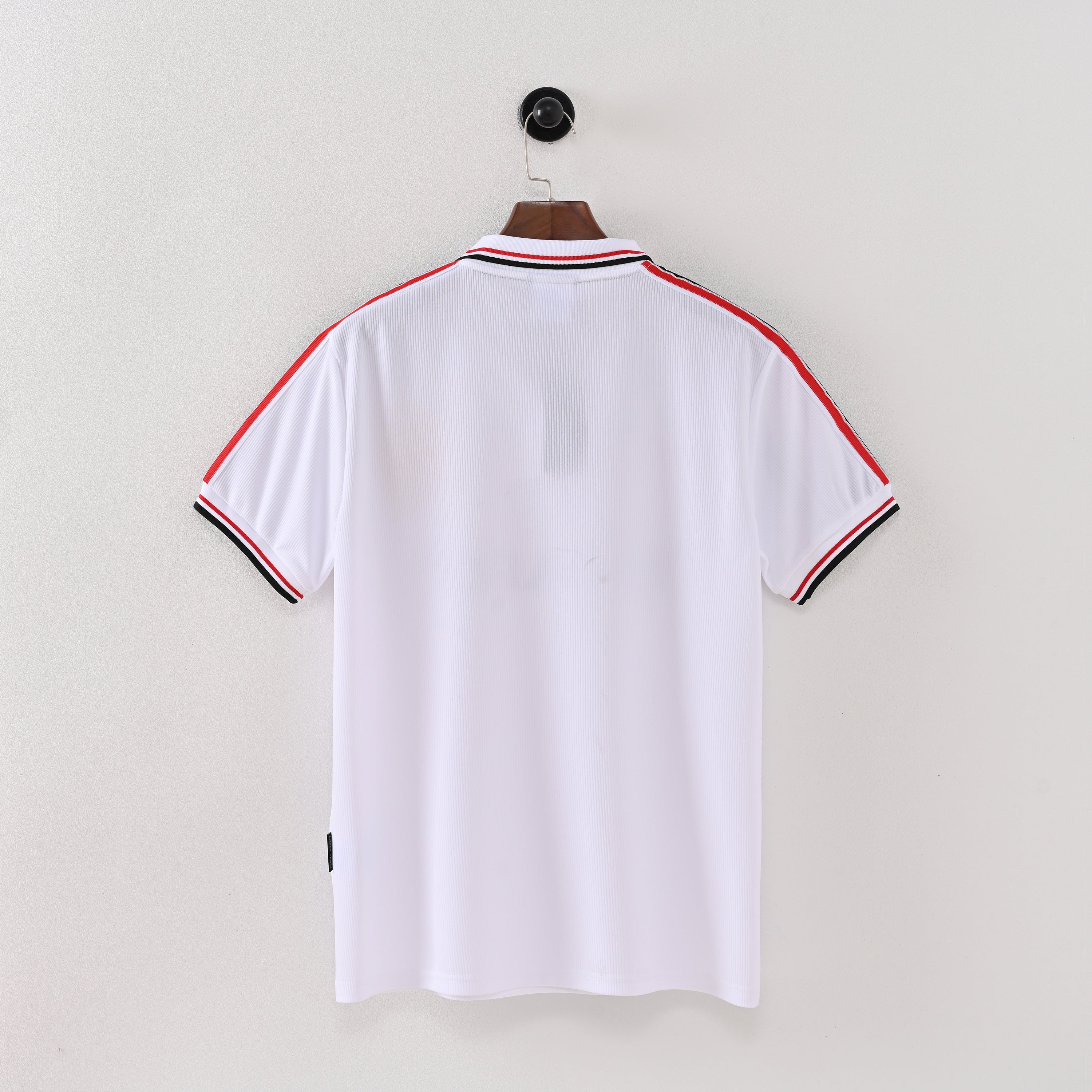 Manchester United 1998/99 retro jersey back view