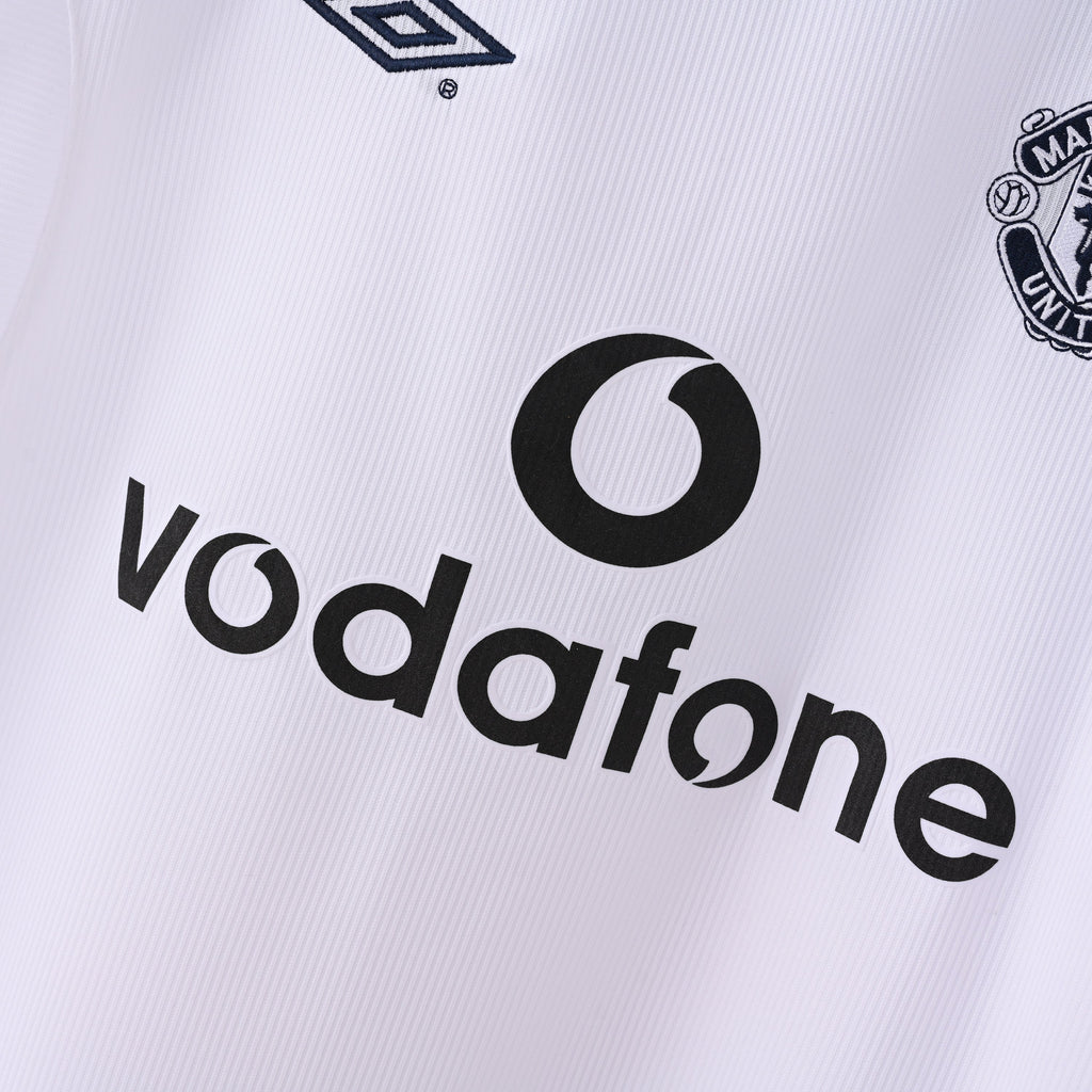 Manchester United 1999/00 away retro jersey detail
