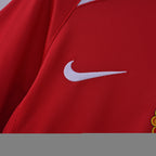 Manchester United 2004–06 Home Retro Jersey crest and fabric detail