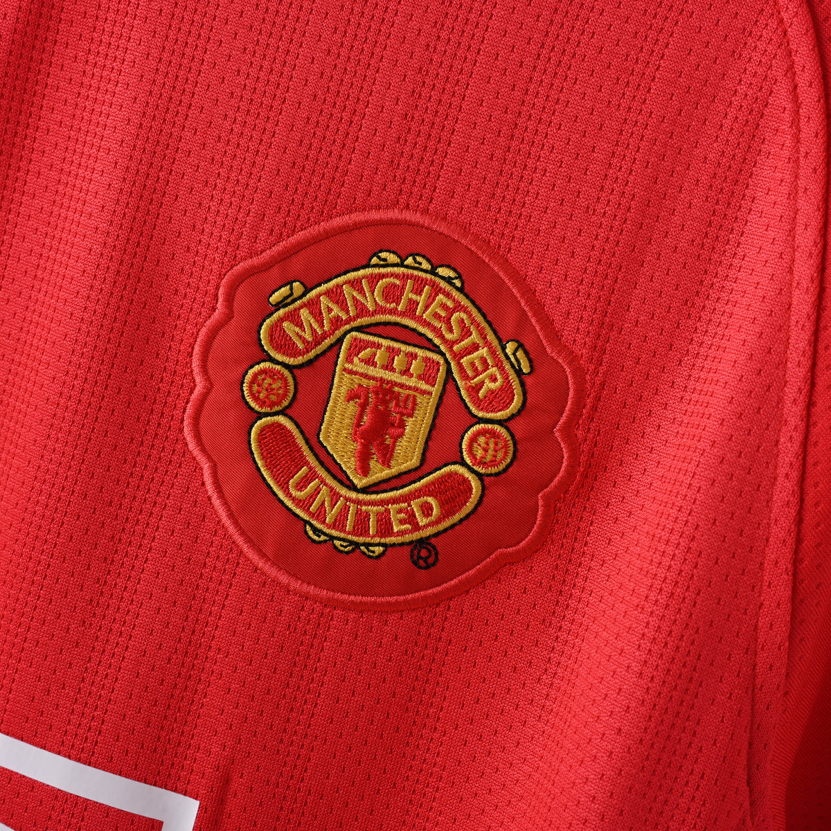 Manchester United 2007/08 Home Retro Jersey crest detail