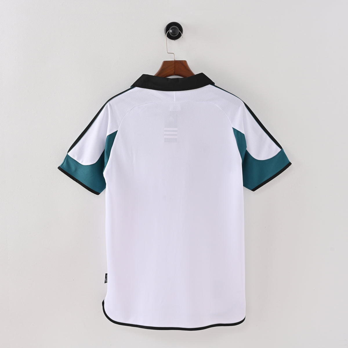 Newcastle United 1999/00 Away Retro Jersey - detail