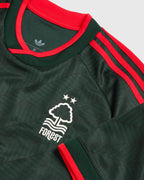 Nottingham Forest 2026/27 Away Jersey Fan Version - Collar, Crest and Shoulder Detail