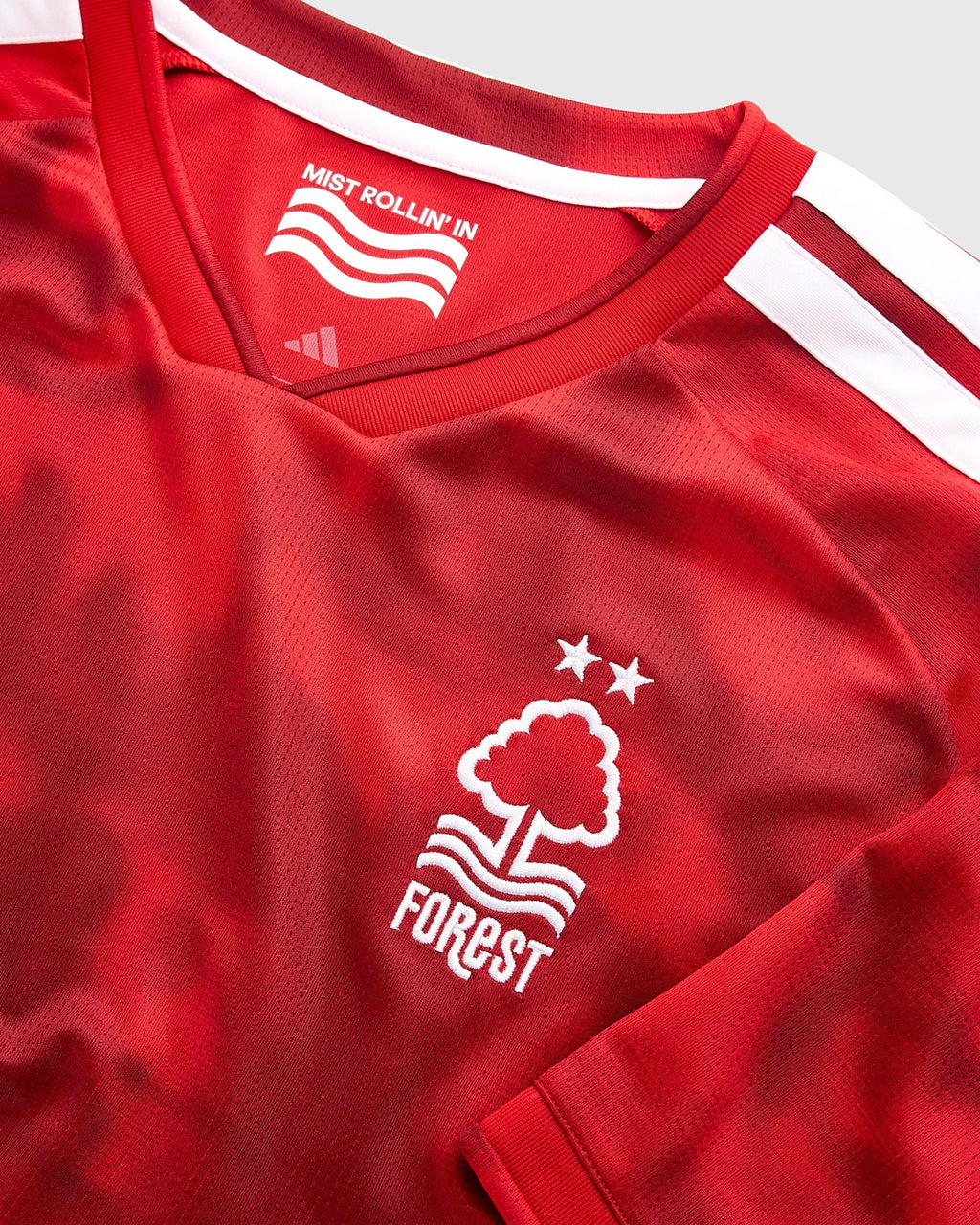 Nottingham Forest 2026/27 Home Jersey Fan Version - Collar and Crest Detail