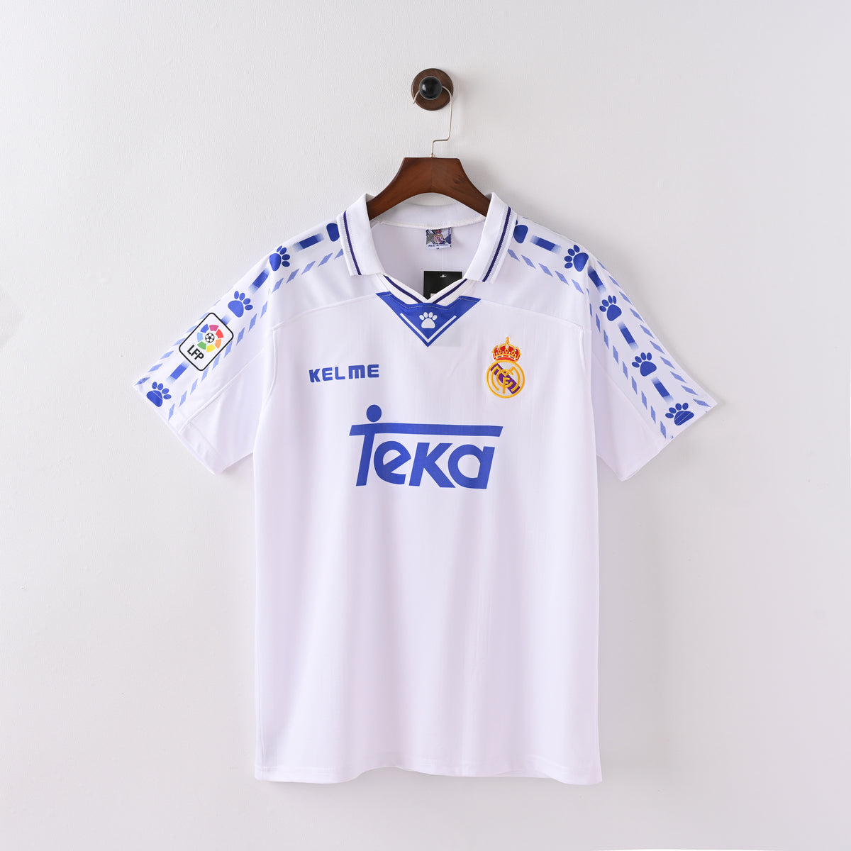 Real Madrid 1996/97 Home Retro Jersey - front view