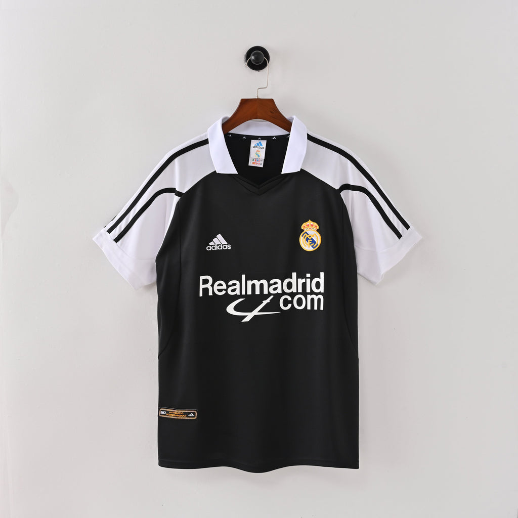 Real Madrid 2001/02 Home Retro Jersey front view