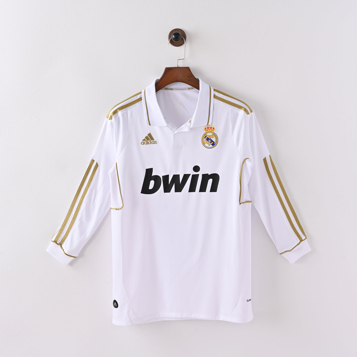 Real Madrid 2011/12 Home Retro Jersey front view