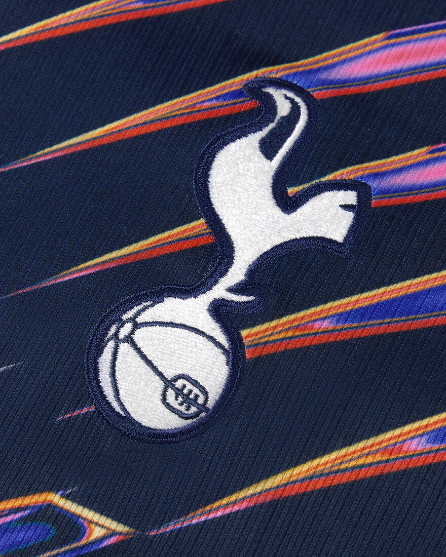 Tottenham Hotspur 2026/27 Away men's Fan Stadium jersey crest detail